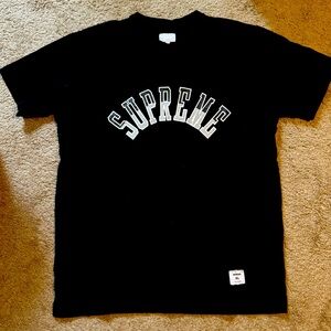 Supreme Curve Arc Logo Tee SS17 Black